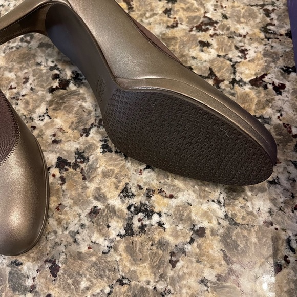 Stuart Weitzman pumps. Never worn. - Picture 3 of 3